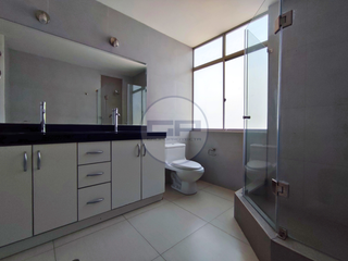 Foto 14 de Casa triplex en condominio privado con terraza y vista a la ciudad en la mejor ubicación de Piura