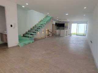 Foto 10 de CASAS VIP CUENCA