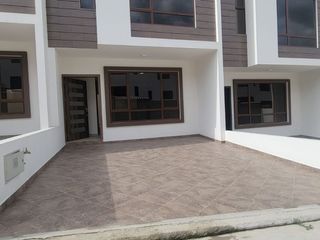 Foto 3 de CASAS VIP EN CUENCA RIO AMARILLO