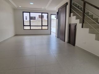 Foto 4 de CASAS VIP EN CUENCA RIO AMARILLO