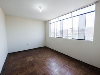 Foto 11 de VENTA DEPARTAMENTO EN EL RIMAC CON VISTA EXTERNA A LA Av. Felipe Arancibia