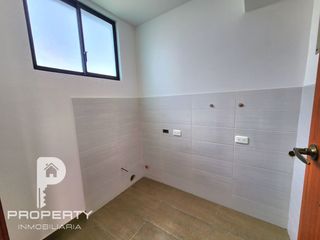 Foto 9 de Casa Crédito VIP 220 m2 Valle de los Chillos Puente 3 por estrenar terraza jardín parqueadero cubierto esquinera