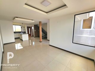 Foto 7 de Casa Crédito VIP 220 m2 Valle de los Chillos Puente 3 por estrenar terraza jardín parqueadero cubierto esquinera