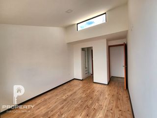 Foto 13 de Casa Crédito VIP 220 m2 Valle de los Chillos Puente 3 por estrenar terraza jardín parqueadero cubierto esquinera