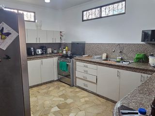 Foto 3 de Venta, Guayacanes  casa de dos plantas , aplica Biess 100 %