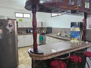 Foto 2 de Venta, Guayacanes  casa de dos plantas , aplica Biess 100 %