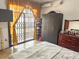 Foto 7 de Venta, Guayacanes  casa de dos plantas , aplica Biess 100 %