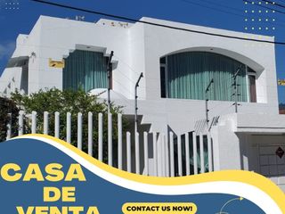 Foto 1 de De venta en CUMBAYA - LA PRIMAVERA. Espectacular casa de 5 dormitorios.