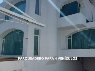 Foto 3 de De venta en CUMBAYA - LA PRIMAVERA. Espectacular casa de 5 dormitorios.
