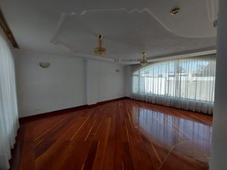 Foto 6 de De venta en CUMBAYA - LA PRIMAVERA. Espectacular casa de 5 dormitorios.