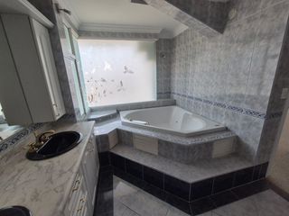 Foto 18 de De venta en CUMBAYA - LA PRIMAVERA. Espectacular casa de 5 dormitorios.