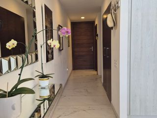 Foto 3 de En Cumbayá de venta Moderno Dúplex con espectacular vista al Ilaló.