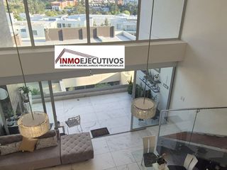 Foto 9 de En Cumbayá de venta Moderno Dúplex con espectacular vista al Ilaló.