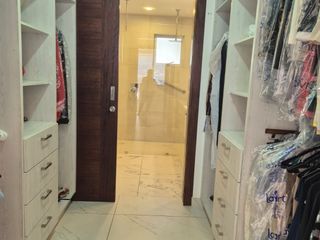 Foto 13 de En Cumbayá de venta Moderno Dúplex con espectacular vista al Ilaló.