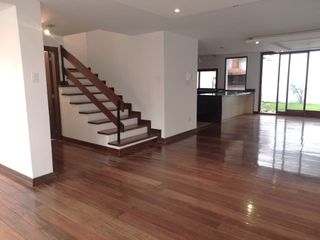 Foto 4 de Quito Tenis, sector Los Cabildos. En venta CASA REMODELADA.