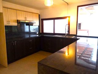 Foto 8 de Quito Tenis, sector Los Cabildos. En venta CASA REMODELADA.