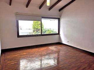 Foto 10 de Quito Tenis, sector Los Cabildos. En venta CASA REMODELADA.