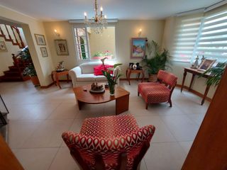 Foto 4 de CASA DE VENTA. CUMBAYÁ. San Juan alto.