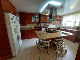 Foto 7 de CASA DE VENTA. CUMBAYÁ. San Juan alto.