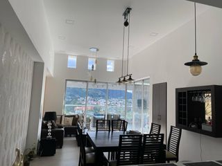 Foto 4 de En Cumbayá de venta Moderno Departamento con espectacular vista al Ilaló.