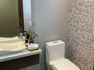 Foto 7 de En Cumbayá de venta Moderno Departamento con espectacular vista al Ilaló.