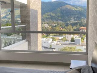 Foto 10 de En Cumbayá de venta Moderno Departamento con espectacular vista al Ilaló.