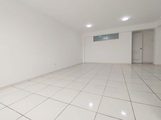 Foto 3 de VENTA DE DEPARTAMENTO EN LA MOLINA CERCA A AVENIDAS PRINCIPALES