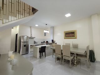 Foto 2 de Venta de casa, 5 dormitorios en Sauces 2, Guayaquil