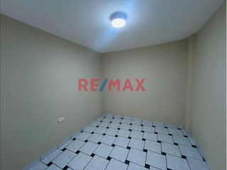 Foto 7 de Se Vende !!! Casa En Urb. Primavera /Cerca A Av. America Norte Y Tupac Amaru/255M2 De Construcción