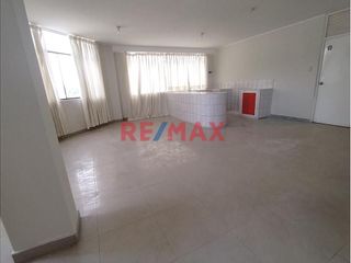 Foto 8 de Alquilo Departamento En 3Er Piso Para Uso De Oficinas De 105.75 M2 En Urb Las Mercedes Con Vista Av Sanchez Cerro Y Jr Huascar. ID: 1117141