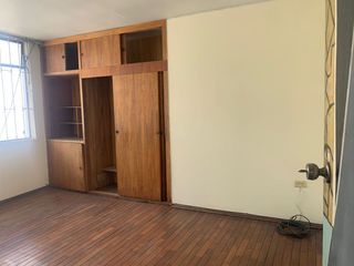 Foto 40 de Venta Casa  Rentera sector Jipijapa 3 departamentos