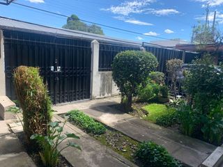 Foto 46 de Venta Casa  Rentera sector Jipijapa 3 departamentos