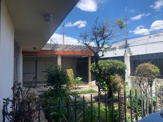 Foto 47 de Venta Casa  Rentera sector Jipijapa 3 departamentos