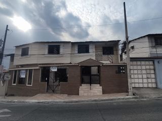 Foto 14 de Venta Casa Rentera 3 departamentos La Alborada Guayaquil