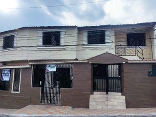 Foto 17 de Venta Casa Rentera 3 departamentos La Alborada Guayaquil