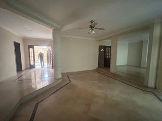 Foto 3 de Garzota, Venta de Linda Casa rentera 7 dormitorios separada en 2 departamentos con Jacuzzi