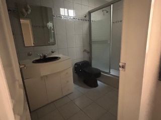 Foto 11 de Garzota, Venta de Linda Casa rentera 7 dormitorios separada en 2 departamentos con Jacuzzi