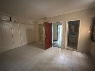 Foto 12 de Garzota, Venta de Linda Casa rentera 7 dormitorios separada en 2 departamentos con Jacuzzi