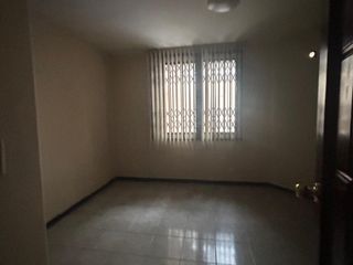 Foto 14 de Garzota, Venta de Linda Casa rentera 7 dormitorios separada en 2 departamentos con Jacuzzi