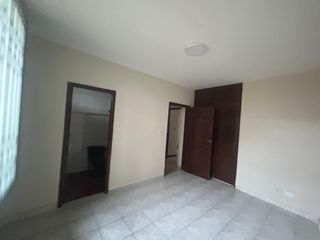 Foto 17 de Garzota, Venta de Linda Casa rentera 7 dormitorios separada en 2 departamentos con Jacuzzi
