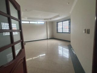 Foto 24 de Garzota, Venta de Linda Casa rentera 7 dormitorios separada en 2 departamentos con Jacuzzi