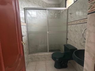 Foto 29 de Garzota, Venta de Linda Casa rentera 7 dormitorios separada en 2 departamentos con Jacuzzi