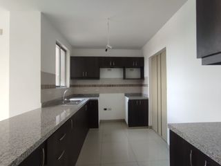 Foto 10 de Venta Departamento Urbanización La Romareda Guayaquil