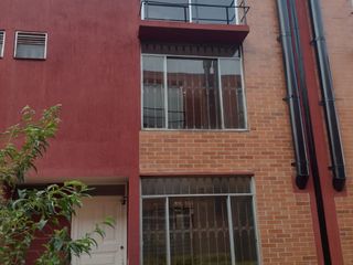 Foto 1 de SE VENDE  HERMOSA CASA EN MADRID CUNDINAMARCA