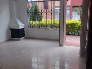 Foto 2 de SE VENDE  HERMOSA CASA EN MADRID CUNDINAMARCA