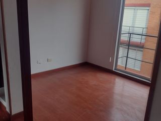 Foto 10 de SE VENDE  HERMOSA CASA EN MADRID CUNDINAMARCA