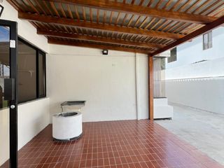 Foto 5 de RENTO CASA CON AMPLIO JARDIN EN JACARANDA