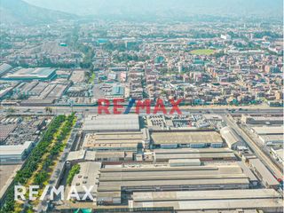 Foto 2 de Venta De Local Industrial 1576 M2 En Av Cascanueces -Santa Anita