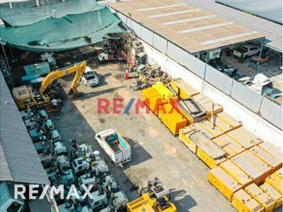 Foto 1 de Venta De Local Industrial 1576 M2 En Av Cascanueces -Santa Anita