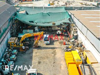 Foto 9 de Venta De Local Industrial 1576 M2 En Av Cascanueces -Santa Anita